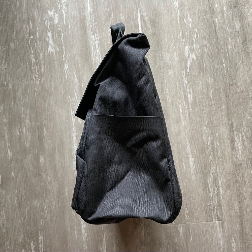 Lululemon Early Embark Duffle - Picture 5 of 16